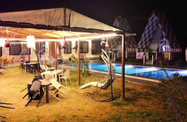 Bu Bungalow Hotel