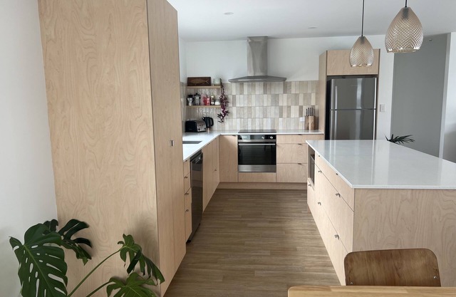 Bubbles Bach-dog friendly, close to beach & shops!