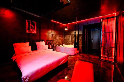 Bucharest love room jacuzzi
