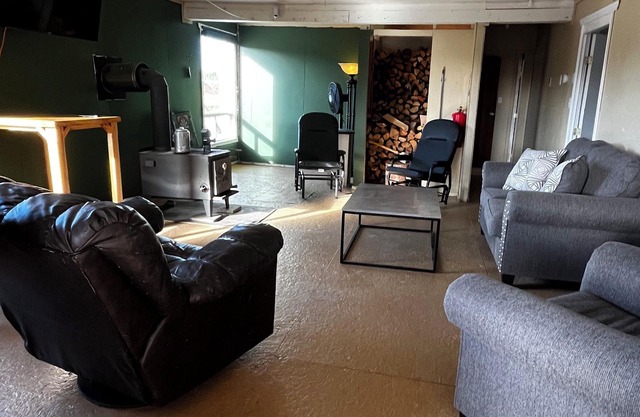 Buck Fever Services - Lodging, Convenience +, Fluids, Wifi, Outdoors, Rental,etc
