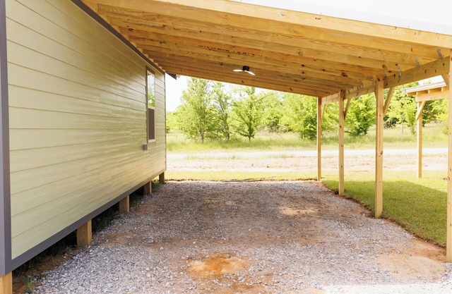 Buck Hill Cabins #1-Lake Eufaula Covered Boat Storage