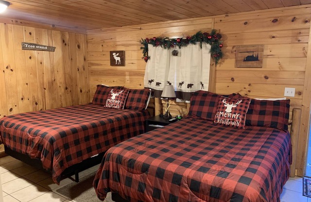 Black Bear Inn The Buck Stop 2 camas dobles Wi-Fi y DISH!