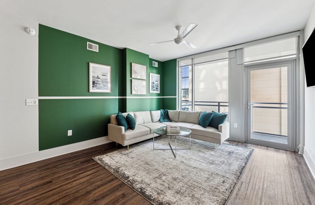 Buckhead Apartment Free Parking, Balcony, Gym, and Pool Included