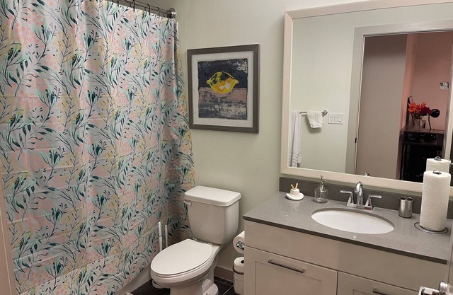 Buckhead Bliss Luxury , 2-bedroom in enchanting Atl within steps from Lenox Mall