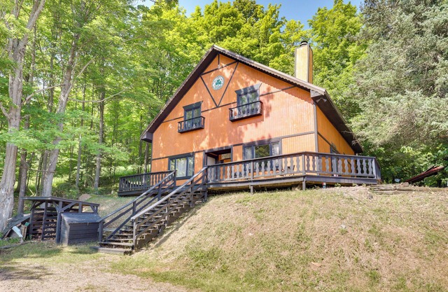 Iron River Rental w/ Sauna - Walk to Ski Brule!
