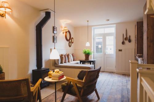 Buckingham Mews Stone Cottage 4