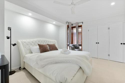 Budget 1Bed Studio Near Top Malls and Transit