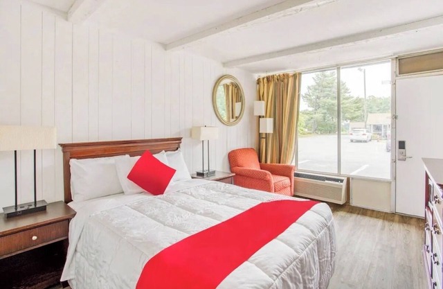 Budget-Friendly Room Near Korner’s Folly – Only 1.3 Miles Away