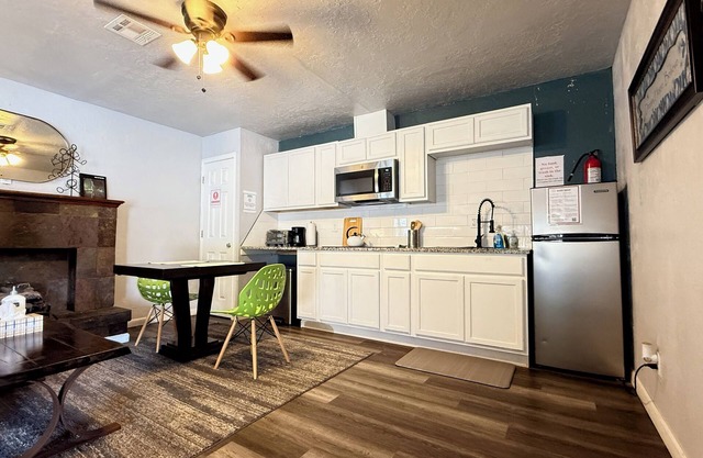 Budget-friendly Studio in OKC Private Entry 20-3
