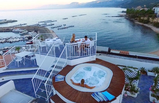 BUE MARINO Hotel & Roof Lounge