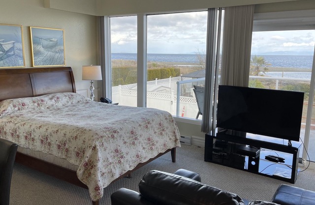Buena Vista by the Sea