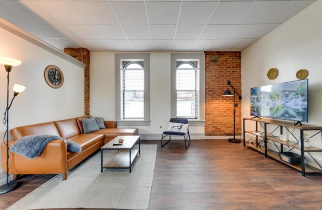 Buffalo Apartment with Balcony 1 Mi to Downtown!