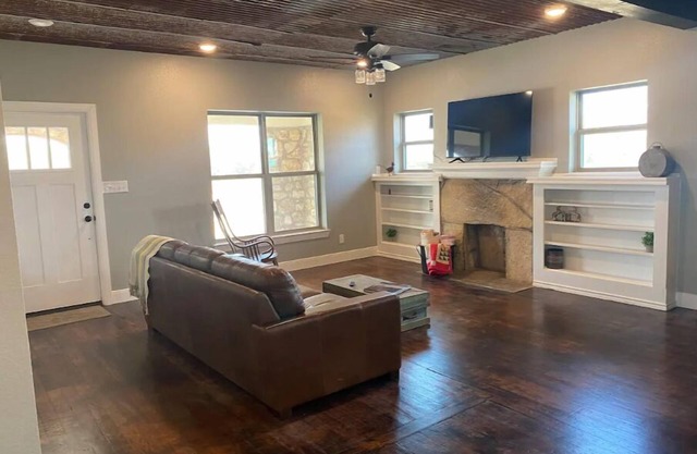 Buffalo Creek Farmhouse