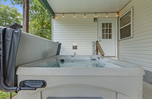 The Cottage on Abbey- Summer Getaway in Harrison