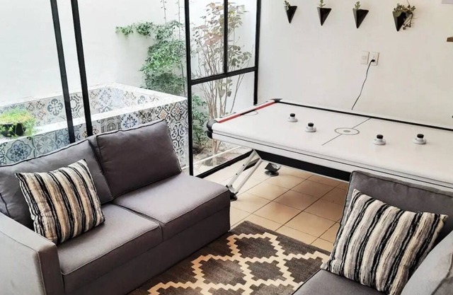 Bugambilias art and rest Lukasa Home alberca & airhockey