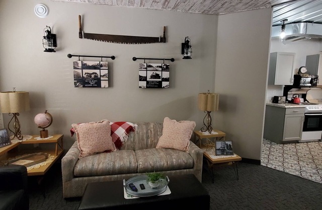 Building 108 NEW! Beautiful 1 Bedroom Apartment in a Great Location