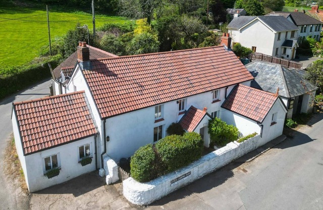 Bullcroft - 6 Bedroom House - Oxwich