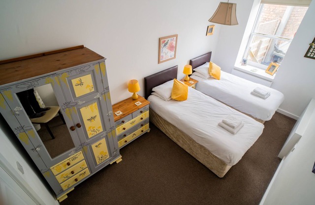 Bumblebee-Apartamento-Confortable-Baño Privado-Vista al Jardín