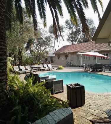 Buna Manzi Holdings Guesthouse
