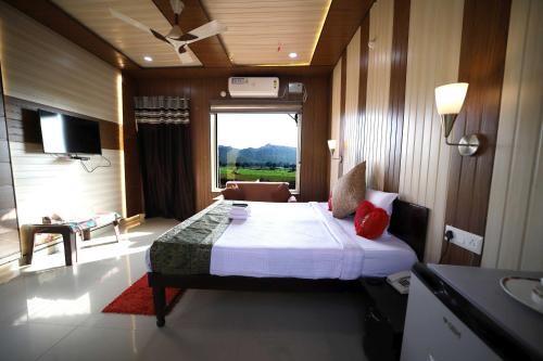 Bundeli Farm Resort & Banquet Orchha