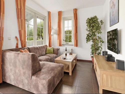 Bungalow by Water near Rotterdam, cleaning included