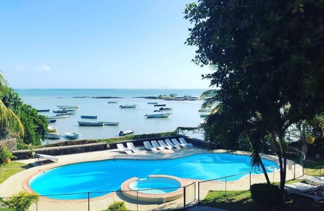 Bungalow for Families and Friends by the sea and Pool - by Feelluxuryholidays