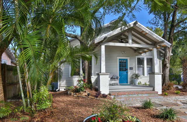 Bungalow in downtown Sarasota, walk to dozens of restaurants, events & the Bay