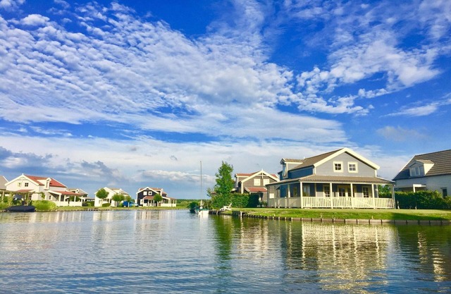 Bungalow en Holanda junto al Agua y Sauna