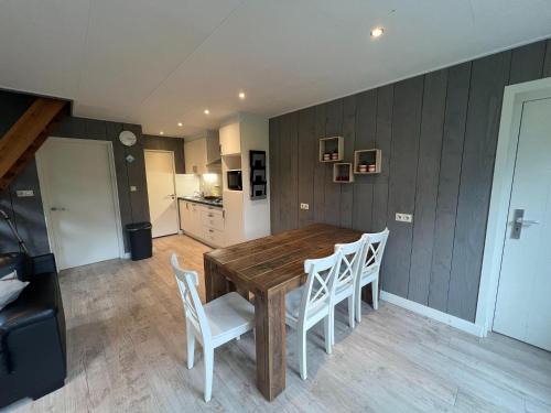 Bungalow in Limburg near Nature Reserve, cleaning included