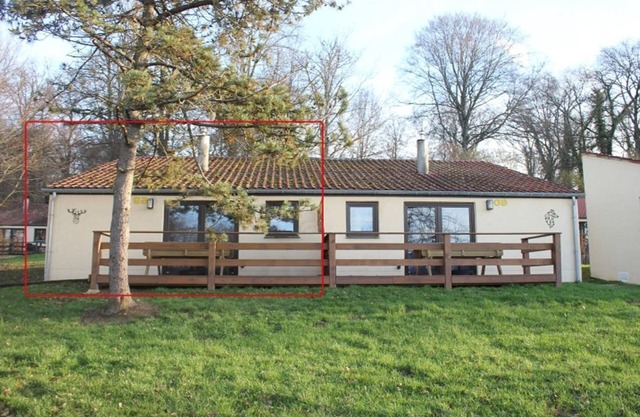 Bungalow renovado cerca del lago Vallée de Rabais en Virton
