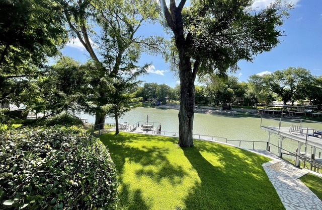 Bungalow en el río Guadalupe - Seguin, TX