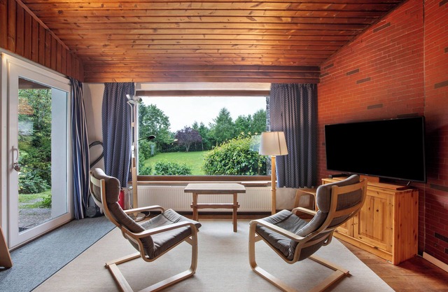 Bungalow 'Uschi' con terraza privada, jardín comunitario y wifi