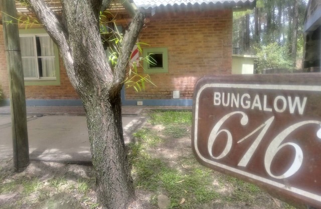 Bungalow con garage, para 5 personas, con wi fi Restaurantes y desayunos.