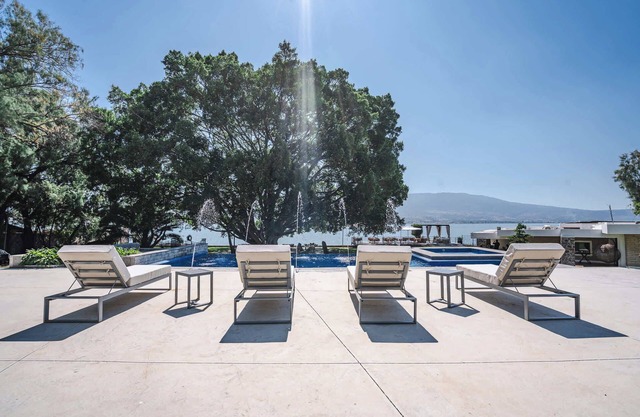 Bungalow con jacuzzi y vista al lago | Cajititlán