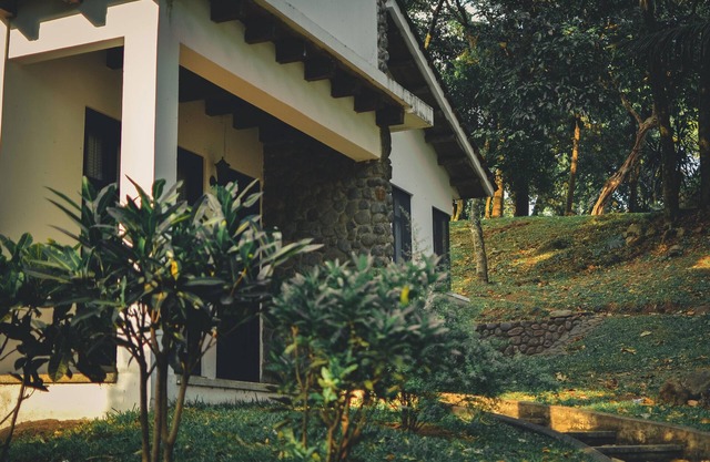 Bungalow With Pool And Free Parking In Nature
