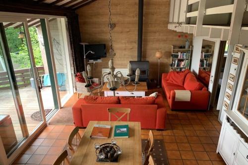 Bungalow with View near Coo, cleaning included