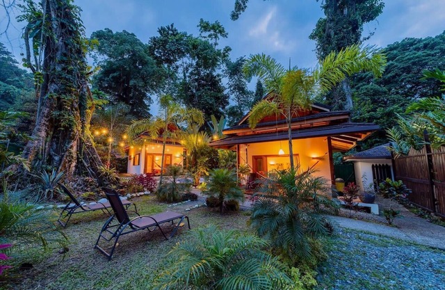 Bungalows Namu: 300 m de playa, piscina privada