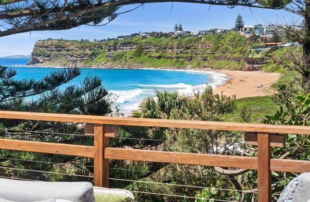 Bungan Beach House - quintessential beach house