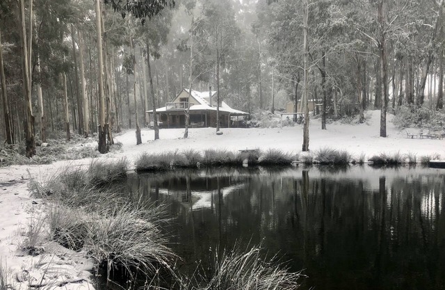 Bunjil Hideaway - 'Cosy Winter Getaway - Beautiful Oasis'