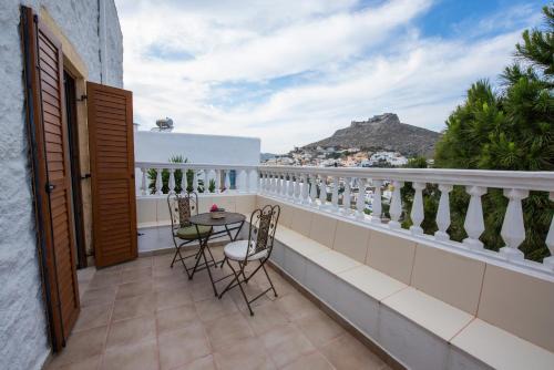 BunnyFoot: Country house of 135 sqm in Leros.