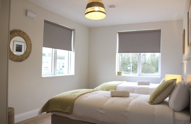 Bunratty Town House No 4 - sleeps 8 guests in 4 bedrooms