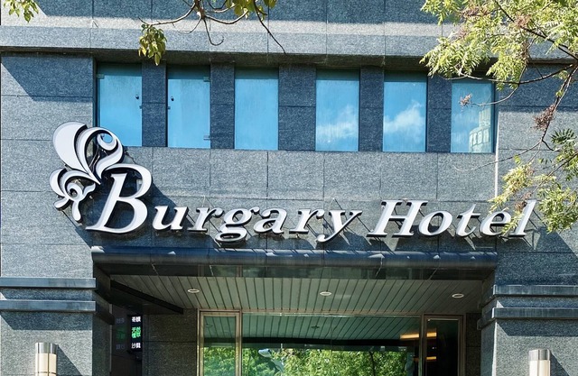 Burgary Hotel