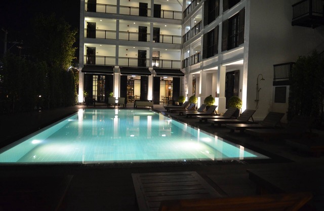 Buri Siri Hotel