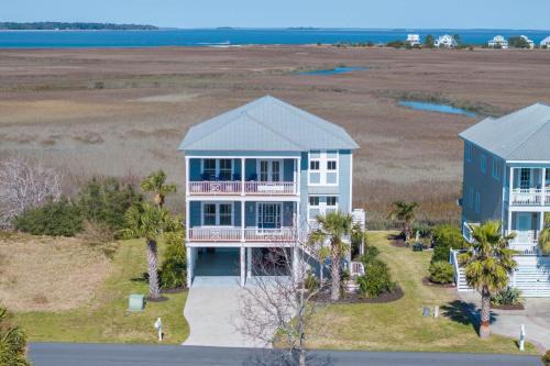 Buried Treasure - Great Marsh Views on Harbor!