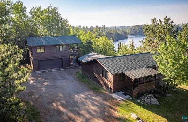 Burntside Lake 4-Season Cabin and guest house with Stunning Views