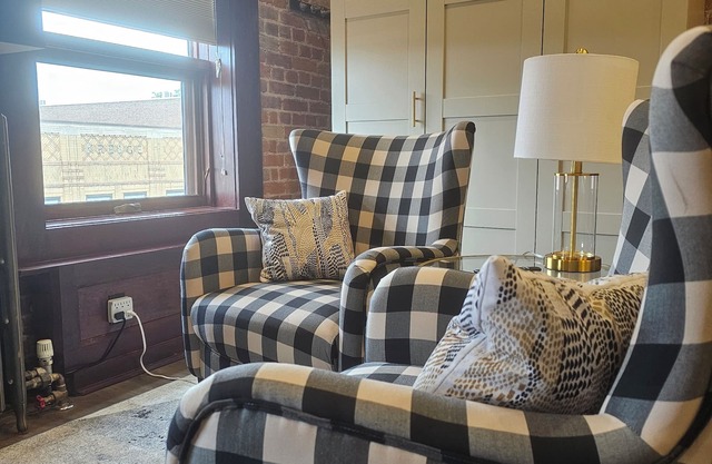 Burrows 5 - Cosy Contemporary