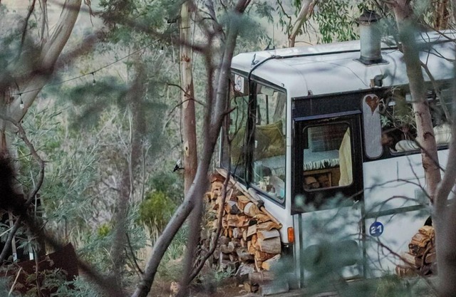 Bus & Hot Tub Secluded Eco Forest Retreat