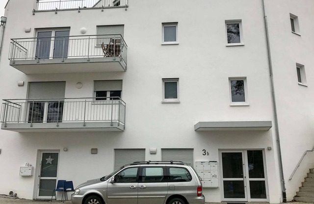 BÜS01 Apartamento moderno con balcón.