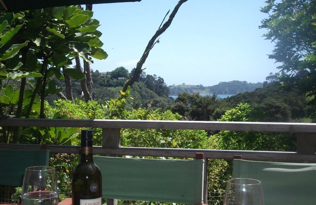 Bush Beach Delight - Onetangi Holiday Home