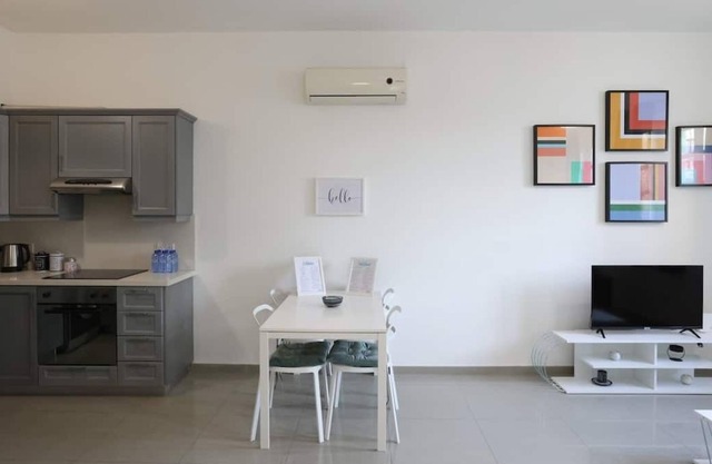 Business Apartment with Workspace and Private Gym